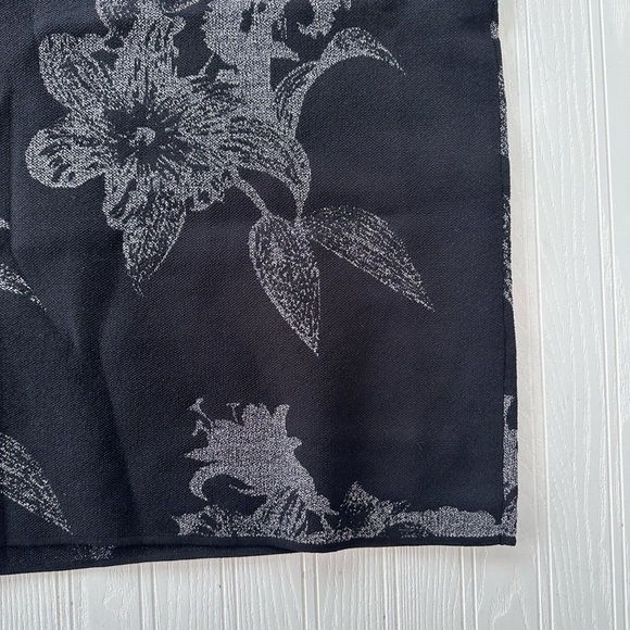 yesta black floral knit sweater skirt size 14,16,18,20 - Picture 2 of 6